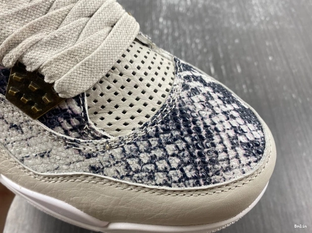 Boostmaster lin Retro 819139-030 Snakeskin Jordan 4 0821